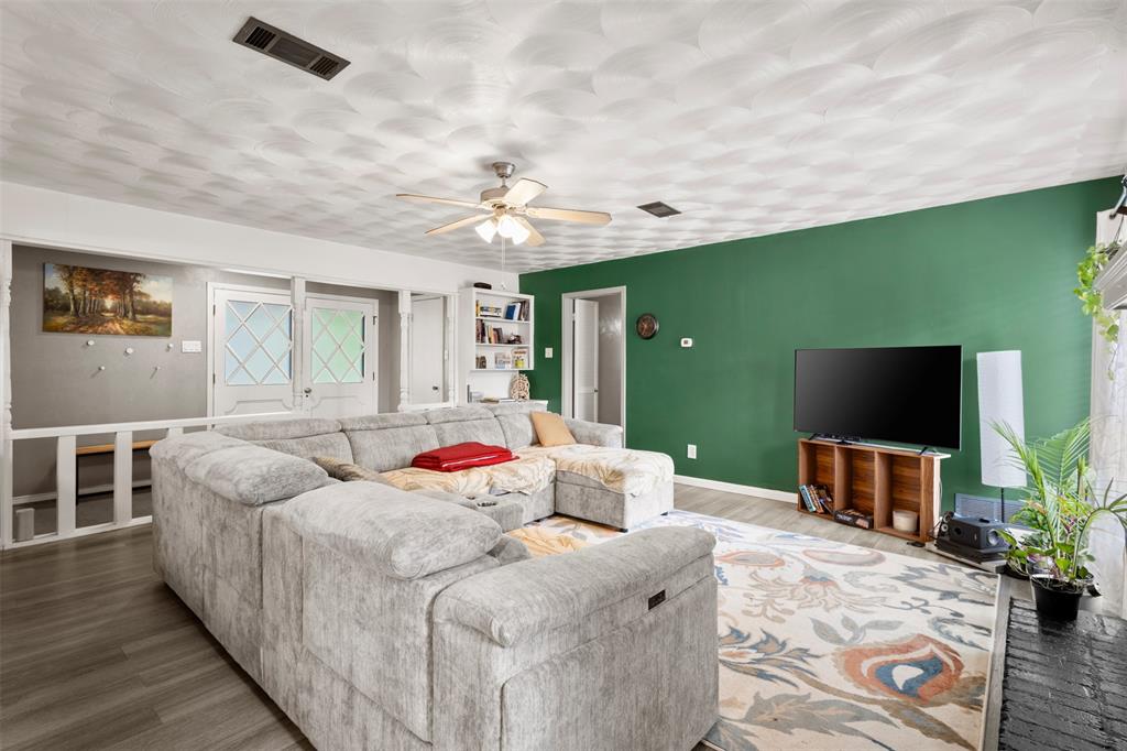 Forest Hills 01 - Residential