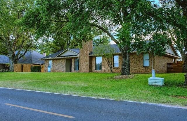 8105 Ravenswood Road