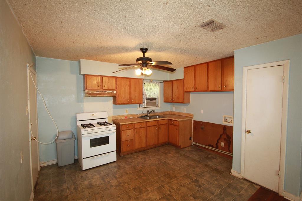 1111 Tierra Drive