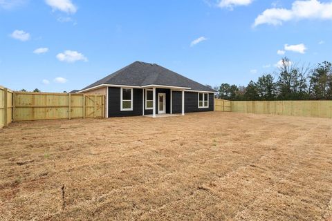 A home in Lindale