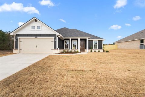 A home in Lindale