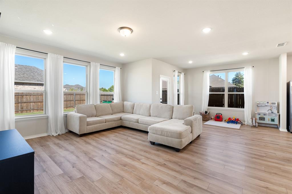 Sheppards Place Ph 2 - Residential