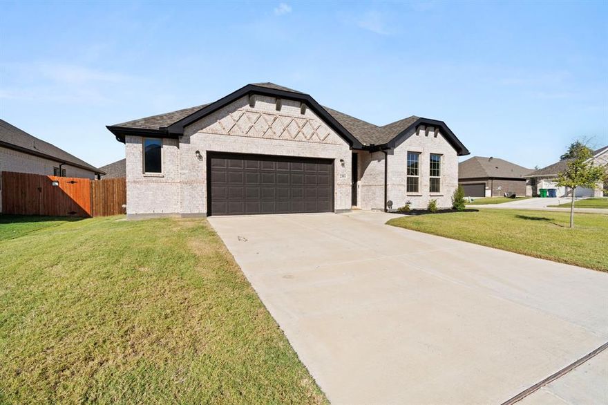 Enjoy a comfortable lifestyle in this well-situated home located in a desirable Waxahachie subdivision. The thoughtful layout promotes easy living, with an open flow that creates an inviting atmosphere from the moment you enter. Natural light enhances the main living areas, offering a bright and welcoming setting for everyday life and gatherings. The private main bedroom suite provides separation from the secondary rooms and offers a peaceful place to unwind. Additional rooms offer flexibility for guest space, study, or multipurpose use to suit a variety of needs.
Located in Ellis County, this community captures the charm of a smaller town while offering quick access to major routes, including I-35E and Highway 287. Wide streets, green spaces, and a relaxed neighborhood environment make it appealing for those seeking a quieter pace with proximity to city conveniences.
Served by Waxahachie ISD, the area is known for academic engagement, extracurricular opportunities, and community pride. Residents enjoy access to local parks, historic downtown scenery, seasonal events, and recreational amenities.