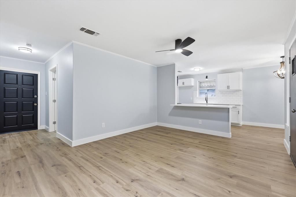 Photo of 2202 E Mitchell Street, Arlington, TX 76010 (MLS # 21298585)