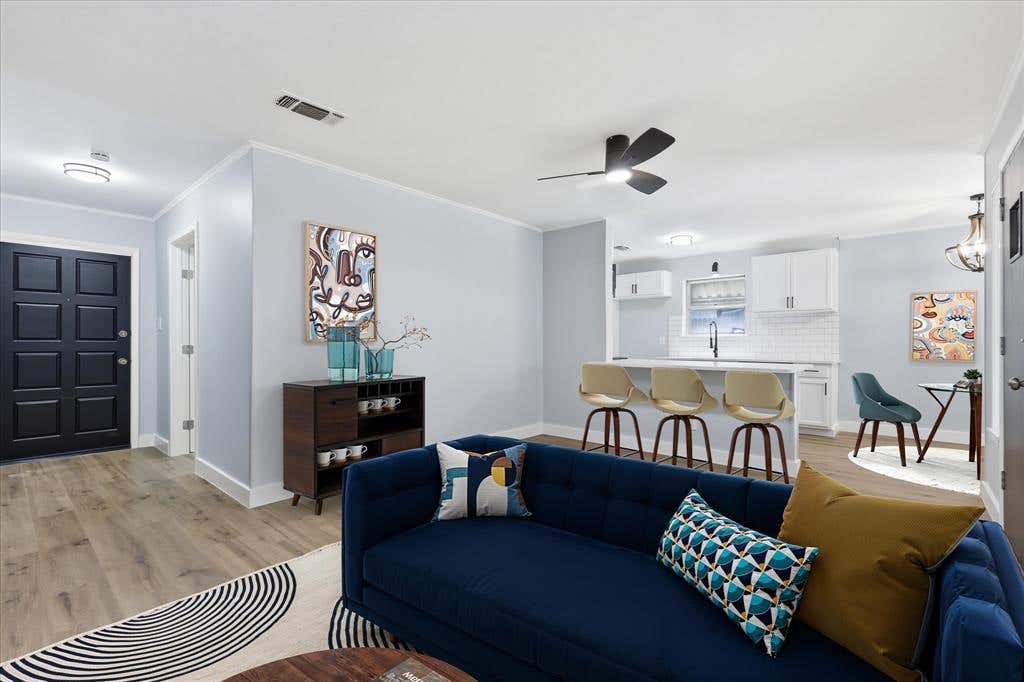 Photo of 2202 E Mitchell Street, Arlington, TX 76010 (MLS # 21298585)