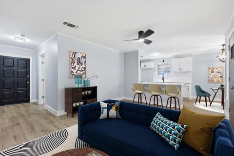 Photo of 2202 E Mitchell Street, Arlington, TX 76010 (MLS # 21298585)