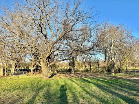 1812 Rice Avenue Gainesville TX 76240