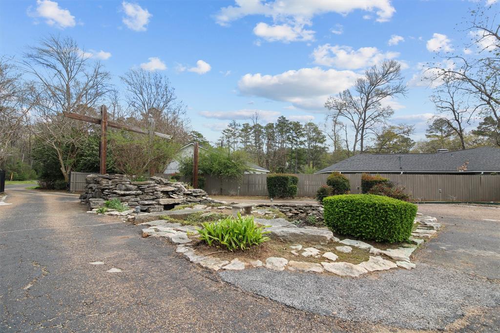 2105 Cardinal Circle