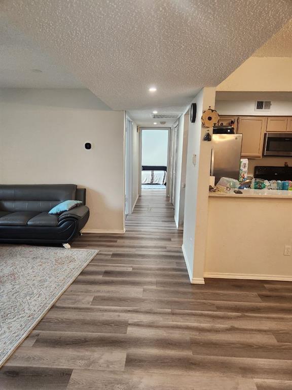 Cambridge Condos Ph 01 03 - Residential