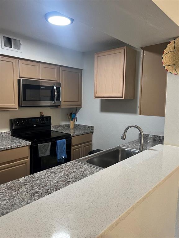 Cambridge Condos Ph 01 03 - Residential