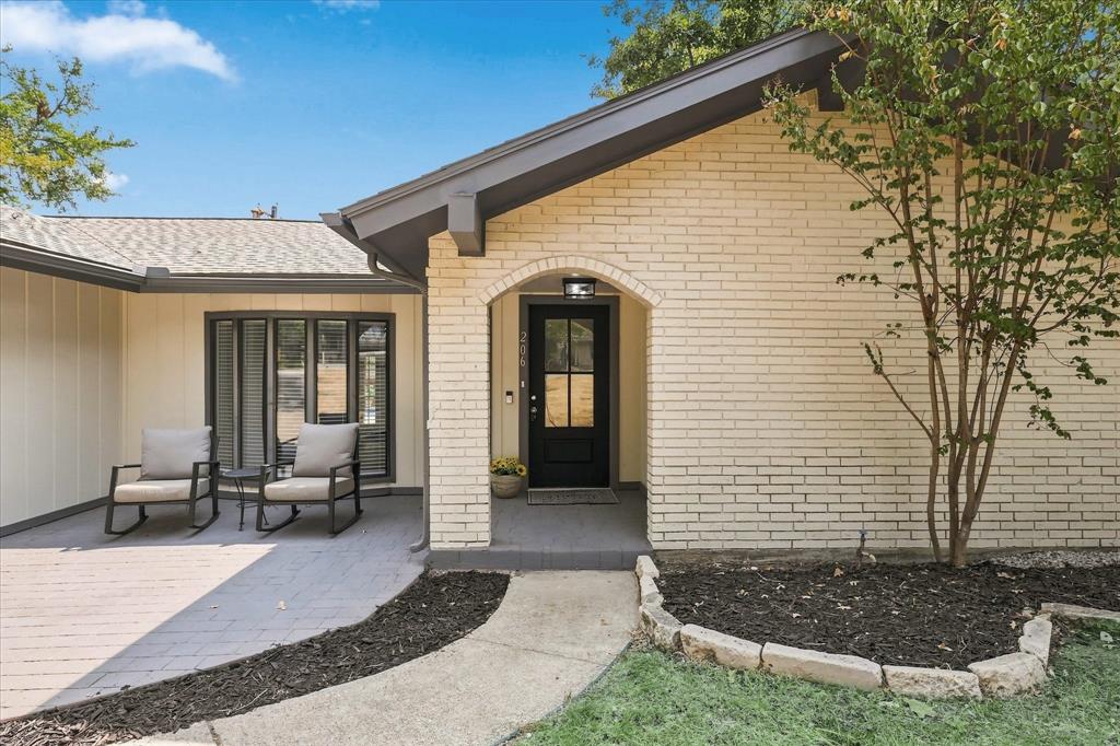 206 Lake Vista W