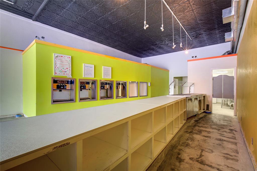 Orig Town Of Commerce - Commercial Sale