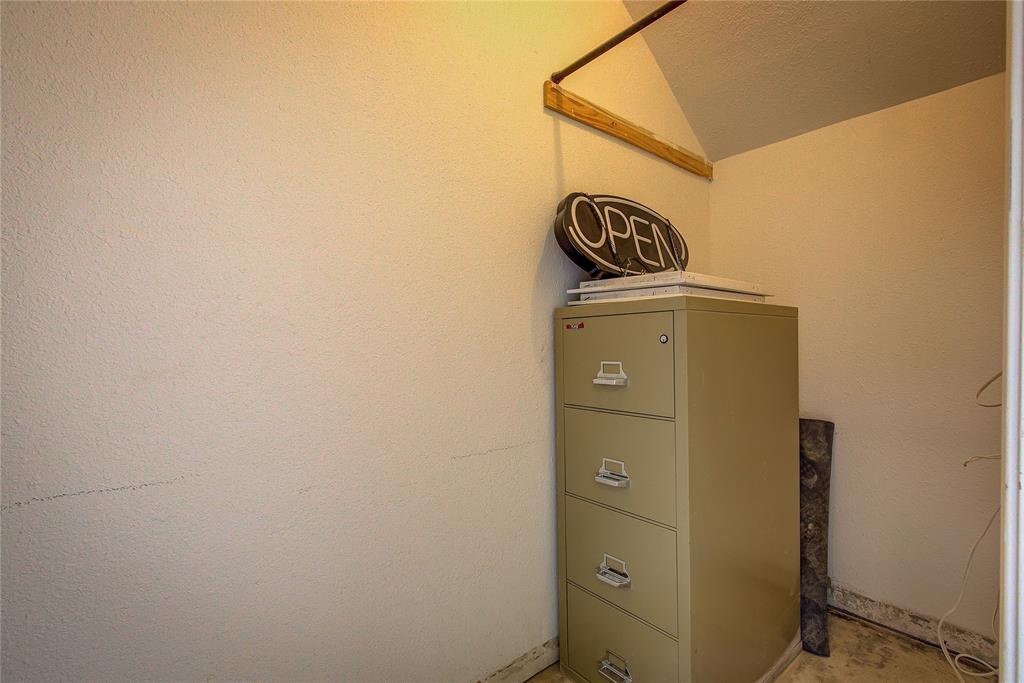 Orig Town Of Commerce - Commercial Sale