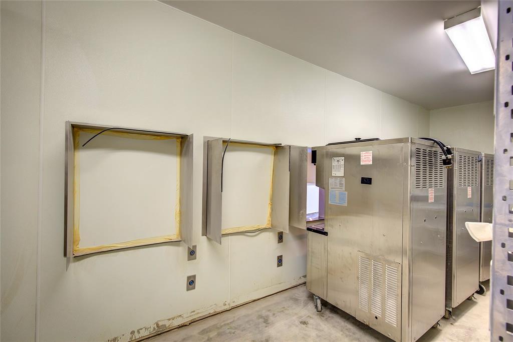 Orig Town Of Commerce - Commercial Sale