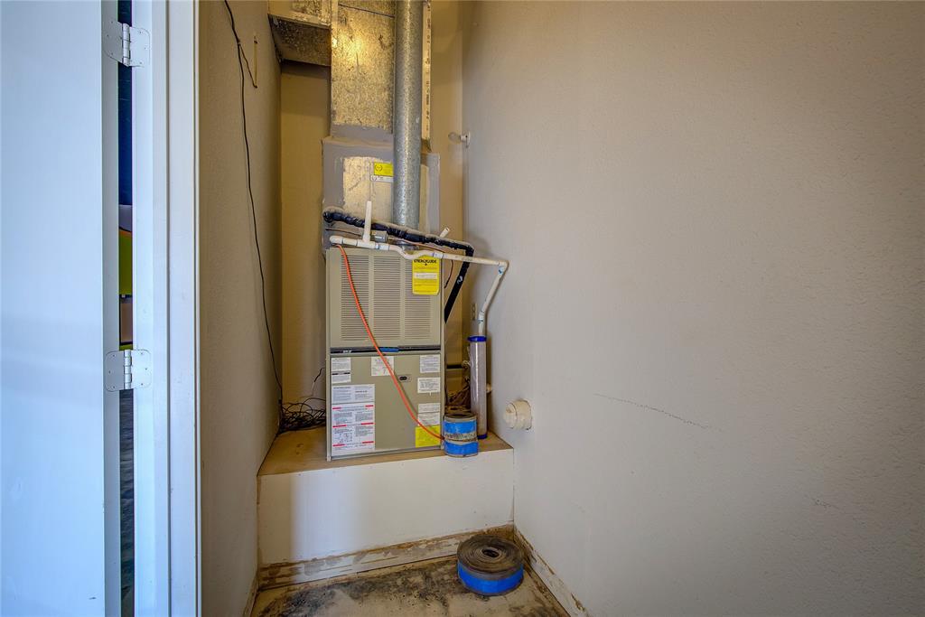 Orig Town Of Commerce - Commercial Sale