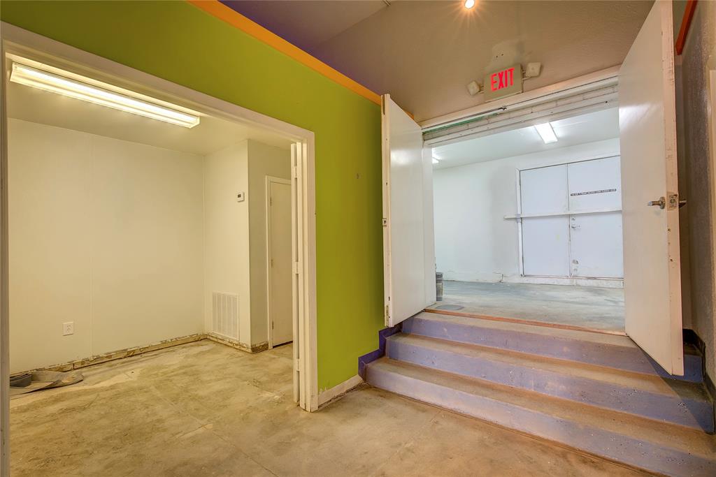 Orig Town Of Commerce - Commercial Sale