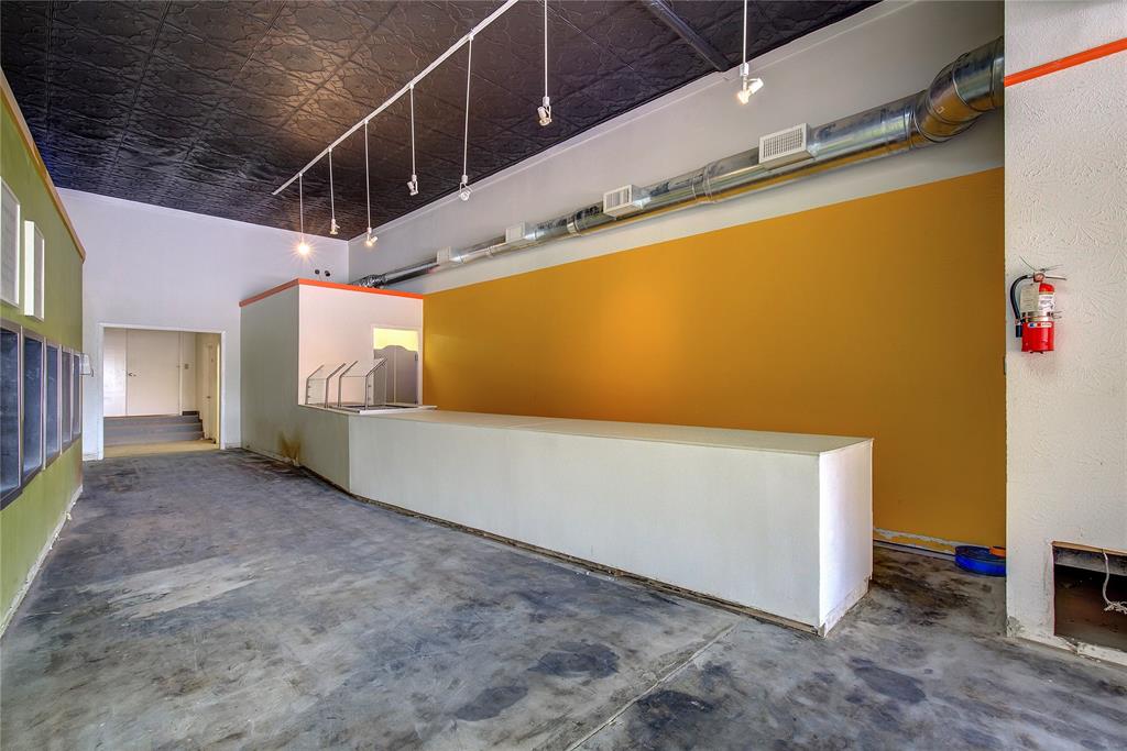 Orig Town Of Commerce - Commercial Sale