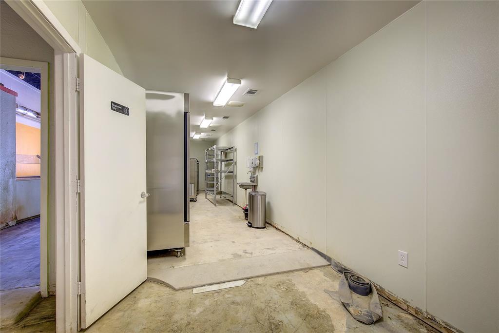 Orig Town Of Commerce - Commercial Sale