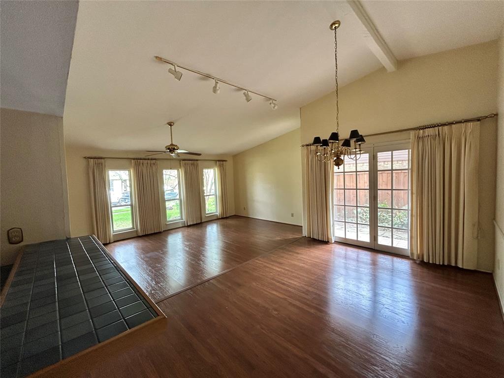 1806 Clear Creek Lane