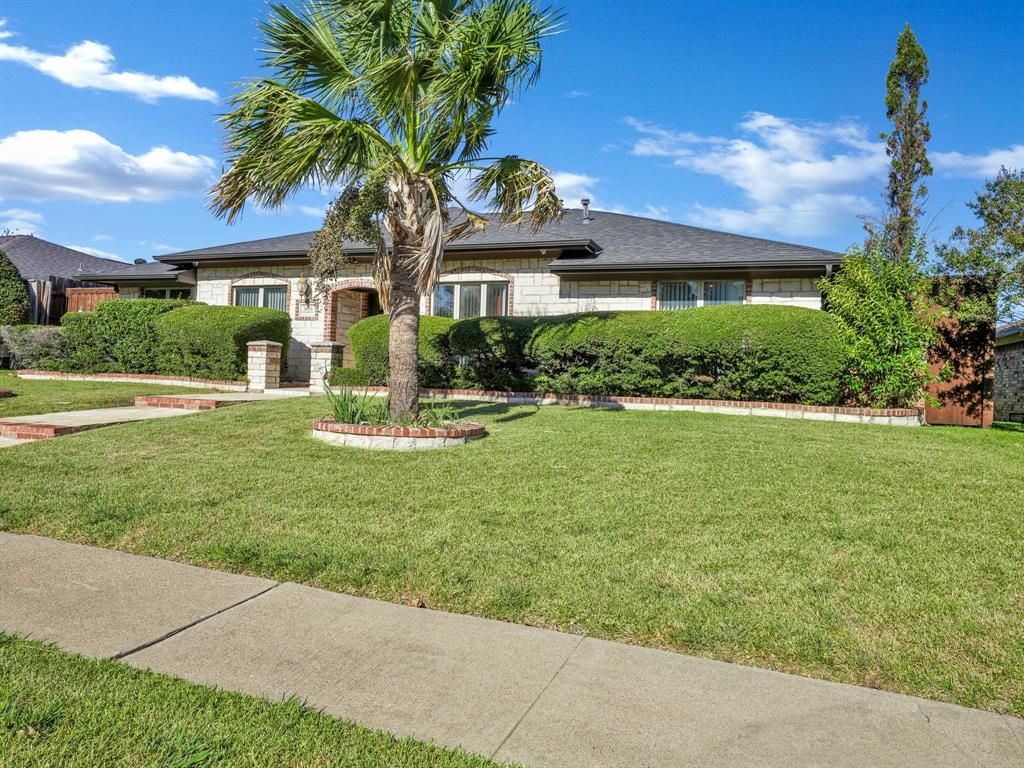 Photo of 3015 Kensington Drive, Mesquite, TX 75150 (MLS # 21094029)