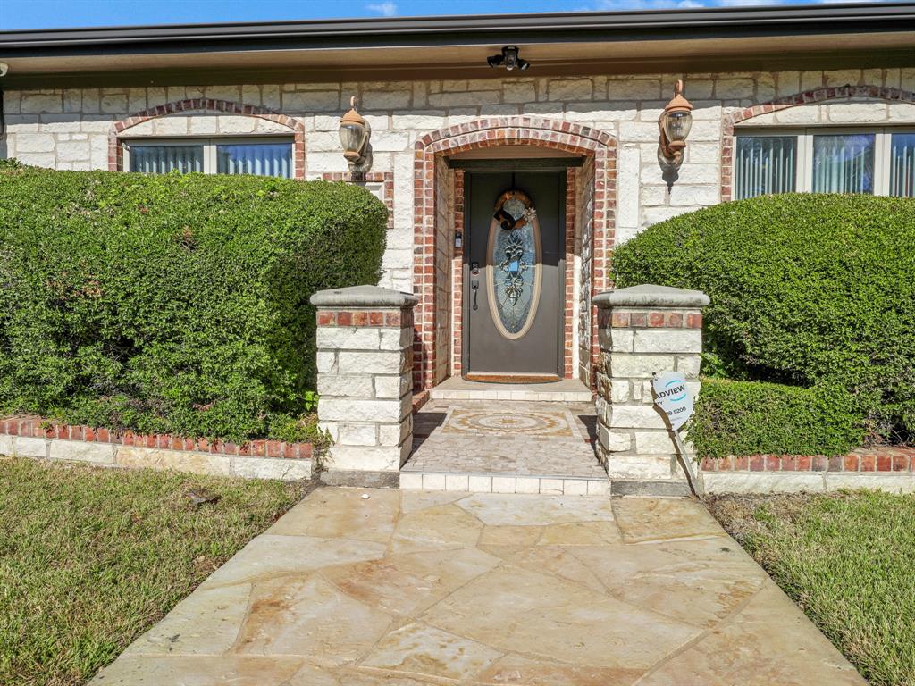 3015 Kensington Drive