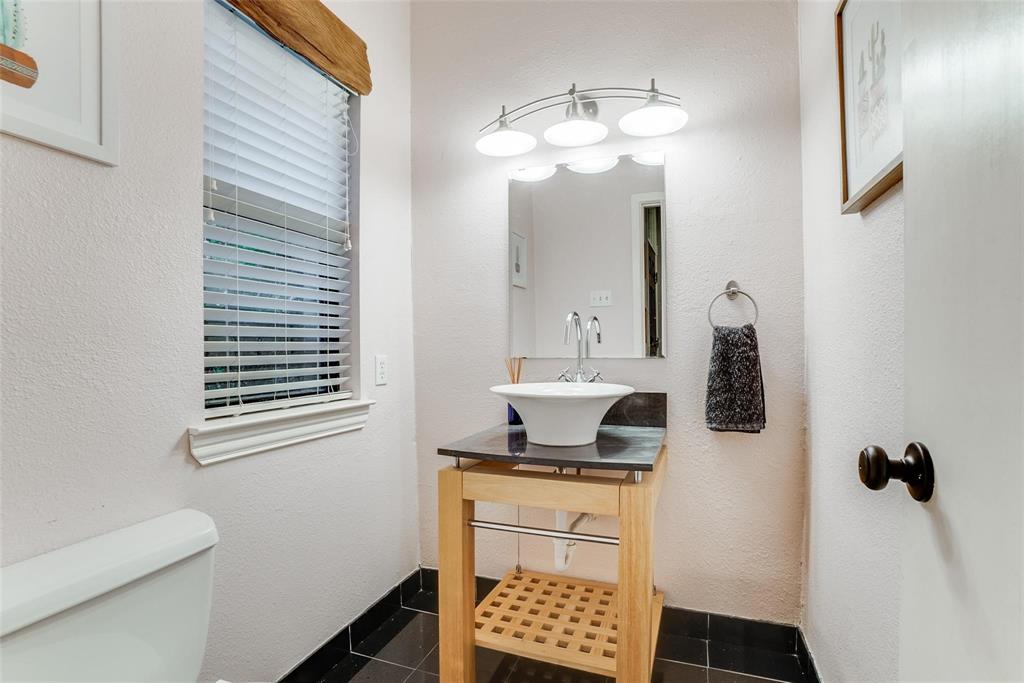 Bowser Ave Condo 4217 - Residential Lease