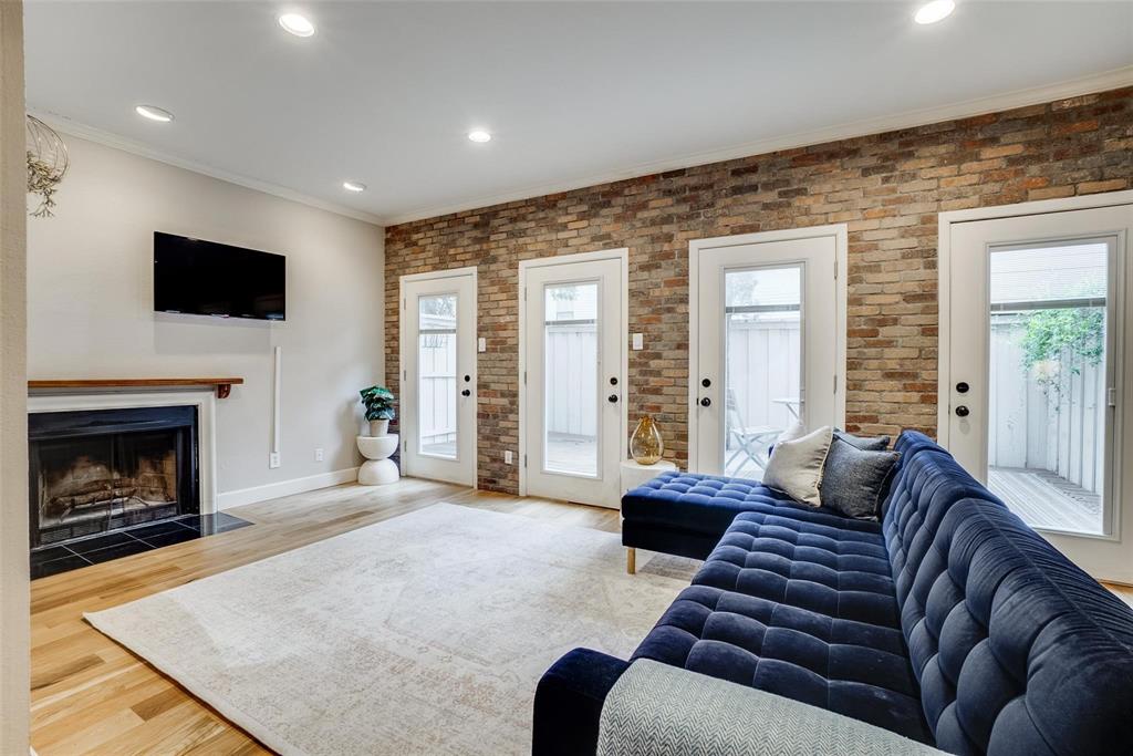 Bowser Ave Condo 4217 - Residential Lease