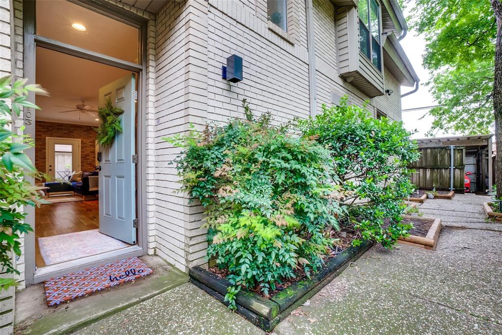 Bowser Ave Condo 4217 - Residential Lease