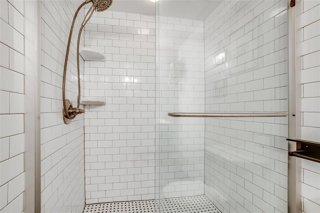 Bowser Ave Condo 4217 - Residential Lease