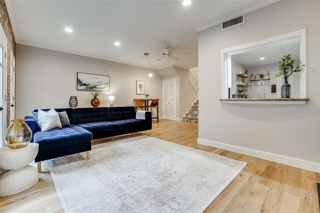 Bowser Ave Condo 4217 - Residential Lease