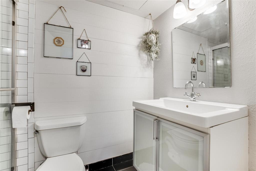 Bowser Ave Condo 4217 - Residential Lease