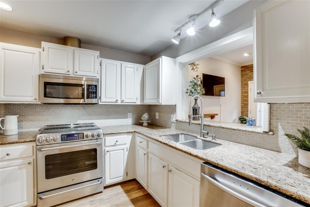 Bowser Ave Condo 4217 - Residential Lease