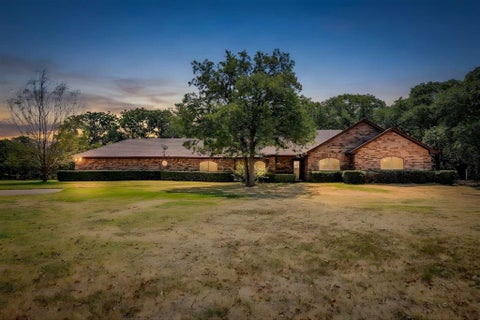 Photo of 10100 Crestline Trail, Burleson, TX 76028 (MLS # 21372375)