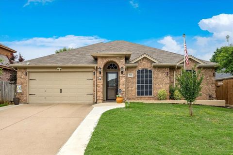 912 Crowder Drive Crowley TX 76036