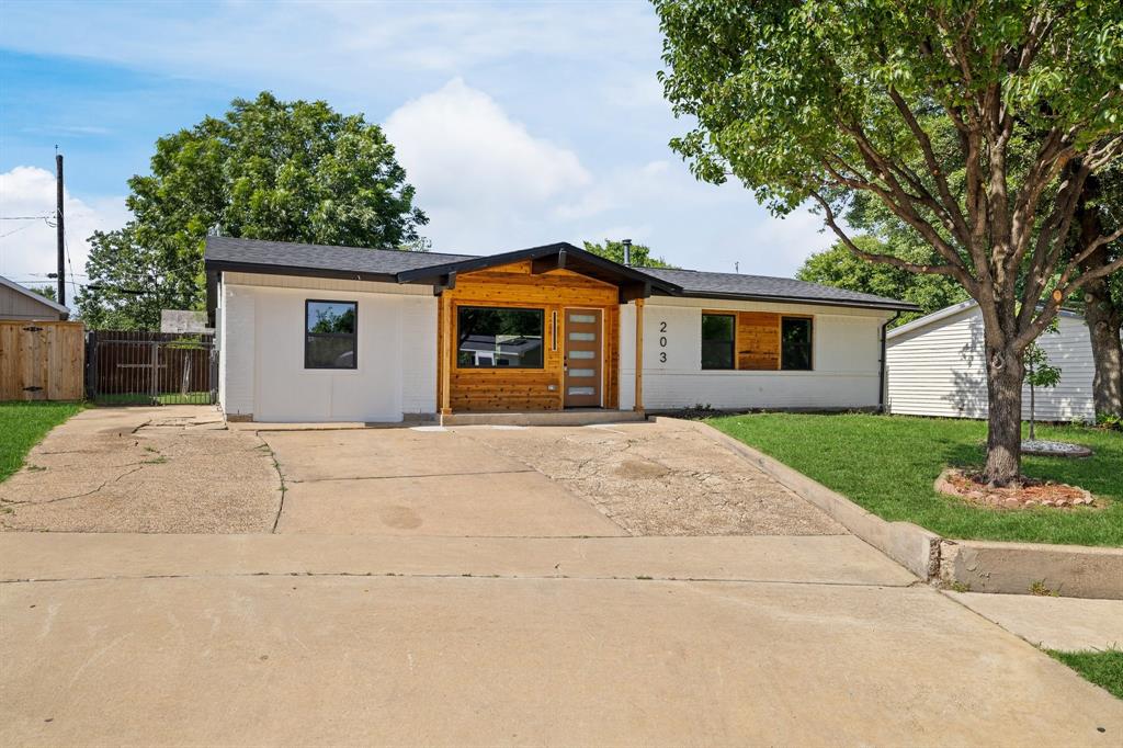 203 E Wanda Drive