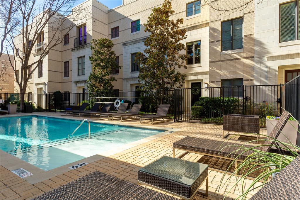 Vine Condo - Residential