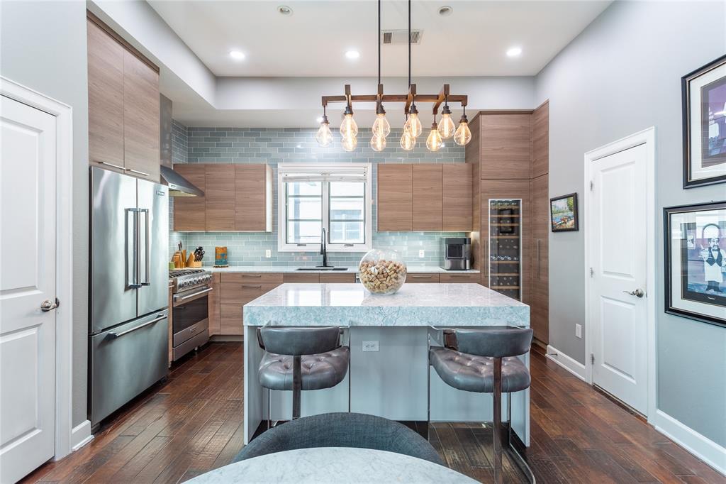 Vine Condo - Residential