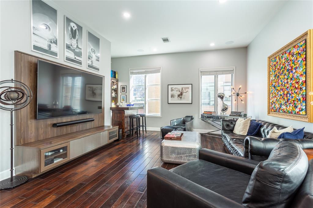 3210 CARLISLE Street 36