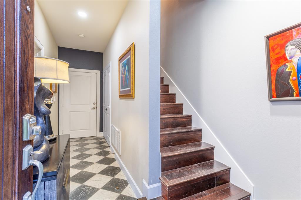 Vine Condo - Residential