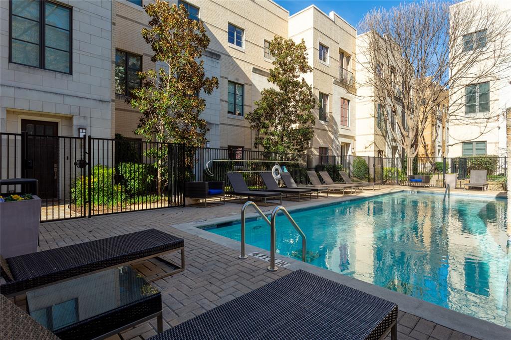 Vine Condo - Residential