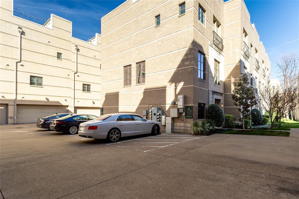 Vine Condo - Residential