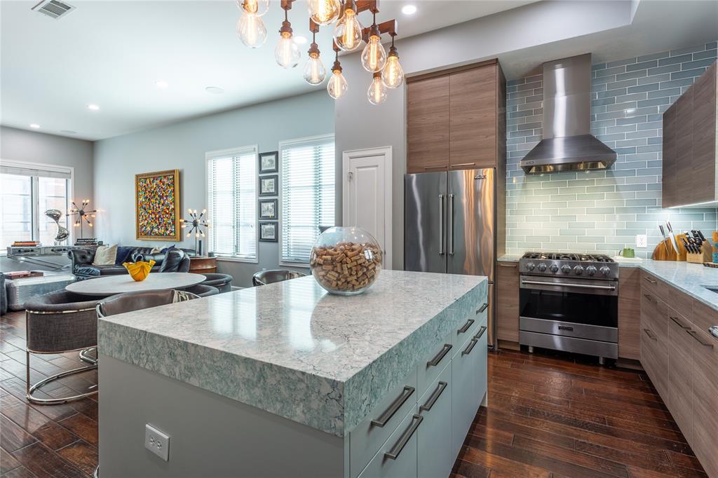 Vine Condo - Residential