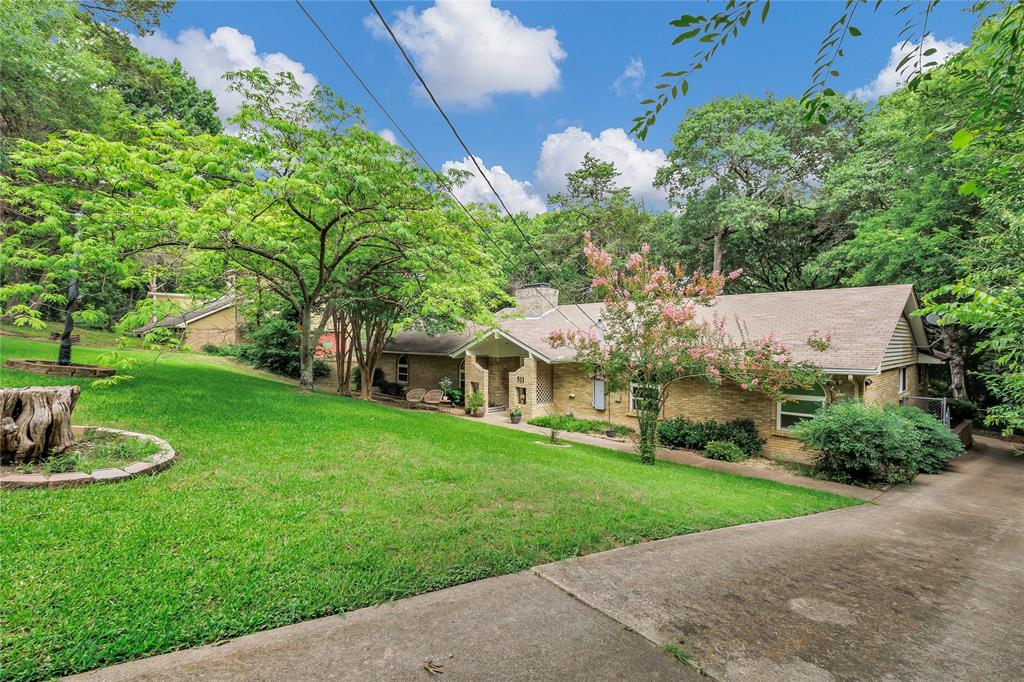 511 W Red Bird Lane