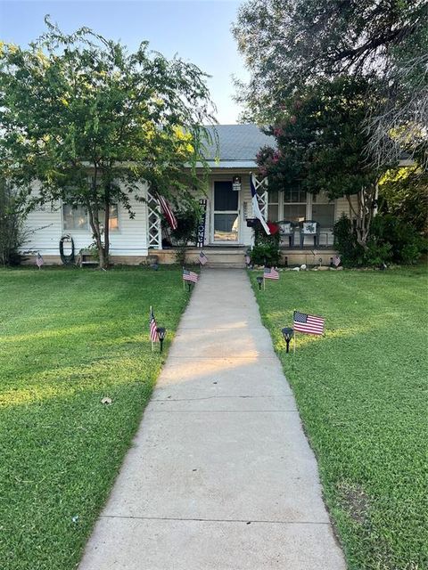 2113 4th Street Brownwood TX 76801