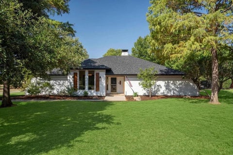Photo of 120 Park Lane, Double Oak, TX 75077 (MLS # 21380193)