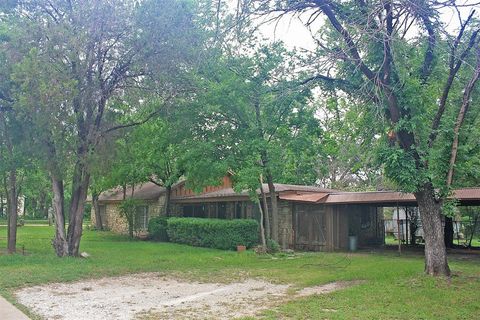 A home in Glen Rose