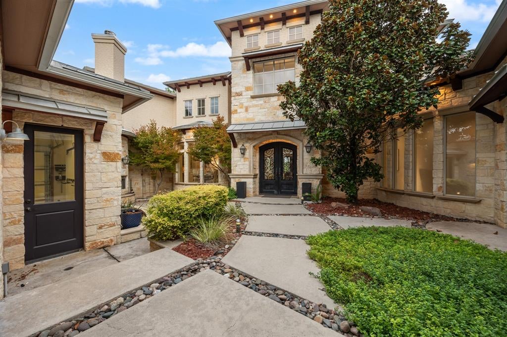 3504 Cedar Bluff Drive