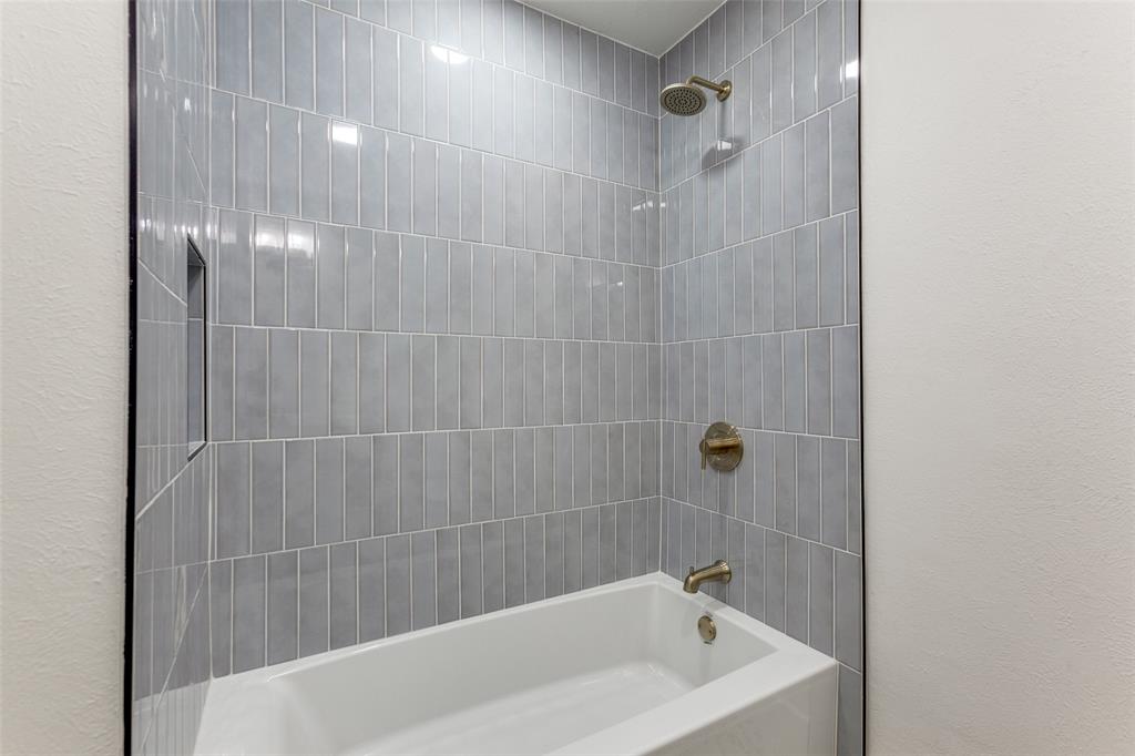 University Estates - Residential Lease