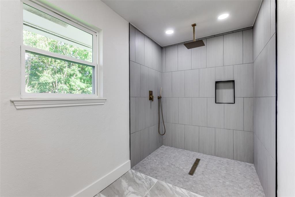 University Estates - Residential Lease