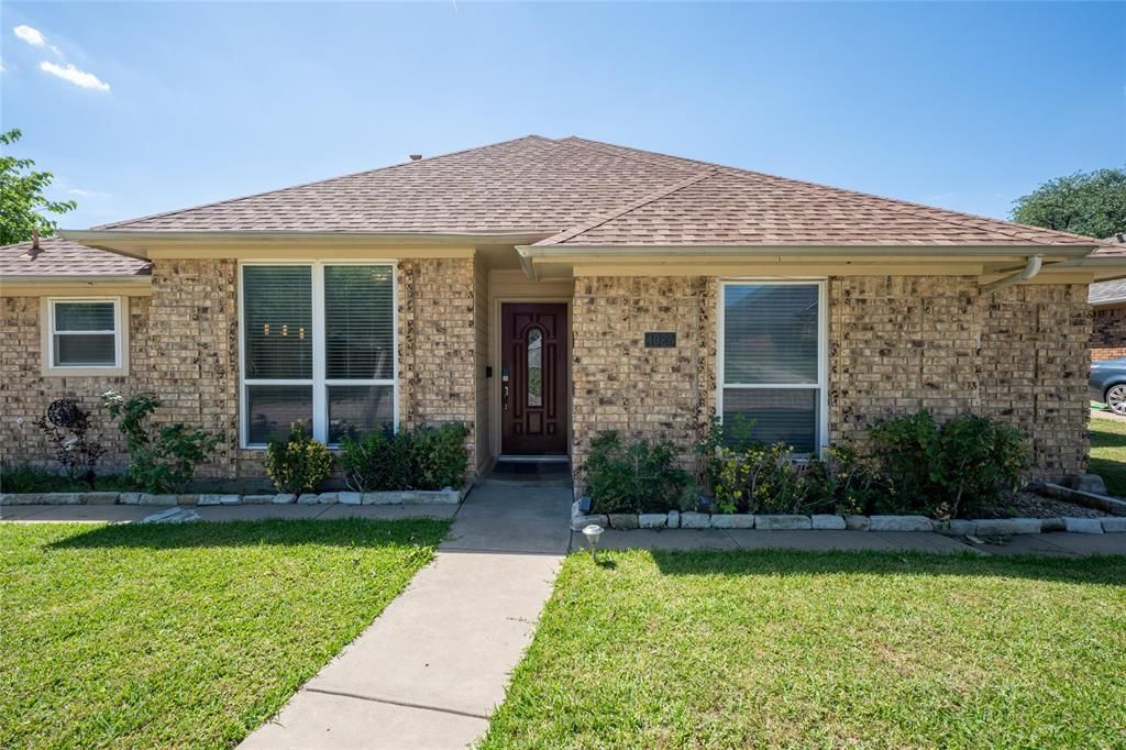 Photo of 4925 Longwood Court, Irving, TX 75038 (MLS # 21268187)